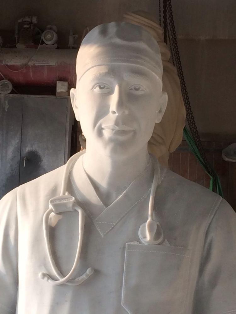 Dr-Khallad-Al-Mohtar-in-Marble